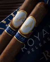 
                      
                        Load image into Gallery viewer, Davidoff Royal Release Robusto
                      
                    