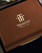 
                      
                        画像をギャラリービューアに読み込む, Trinidad Robusto Extra Travel Humidor 2020
                      
                    