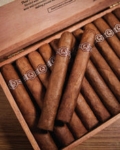 
                      
                        Load image into Gallery viewer, Padron 3000 Natural
                      
                    