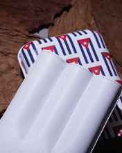 
                      
                        将图片加载到图库查看器，Elie Bleu Small Cuban Flag Leather Cigar Case
                      
                    